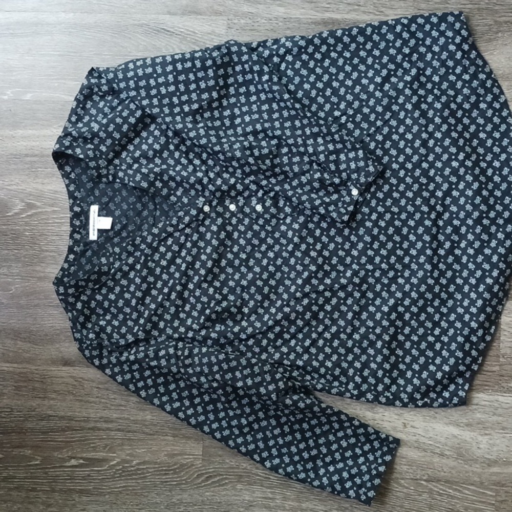 Amazon Essentials top